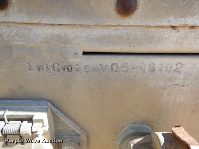 image for item HJ9725 1997 Wilson livestock trailer