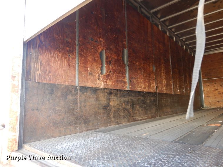 image for item HN9318 1986 Fruehauf dry van trailer