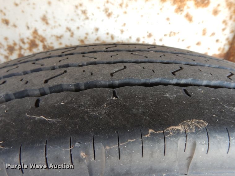 image for item HN9318 1986 Fruehauf dry van trailer