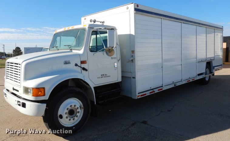 image for item HN9321 2001 International 4700  delivery truck