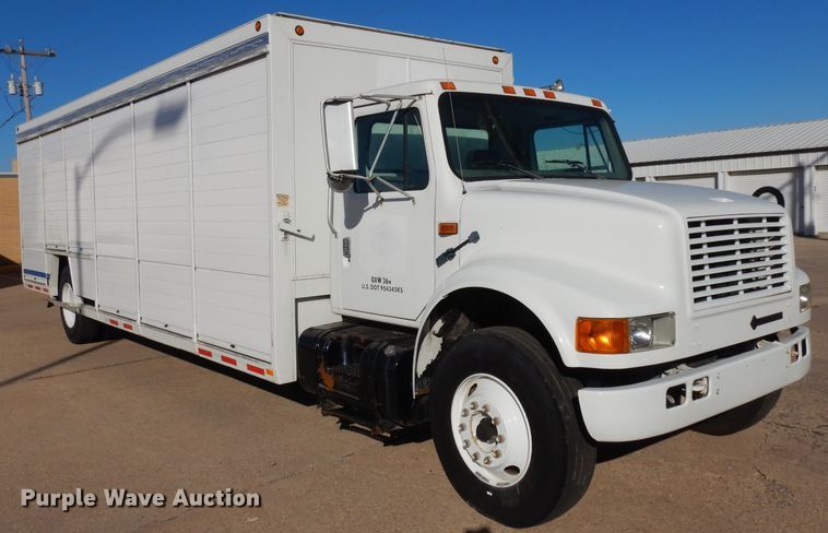 image for item HN9321 2001 International 4700  delivery truck