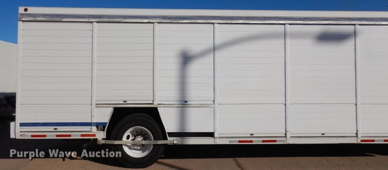 image for item HN9321 2001 International 4700  delivery truck