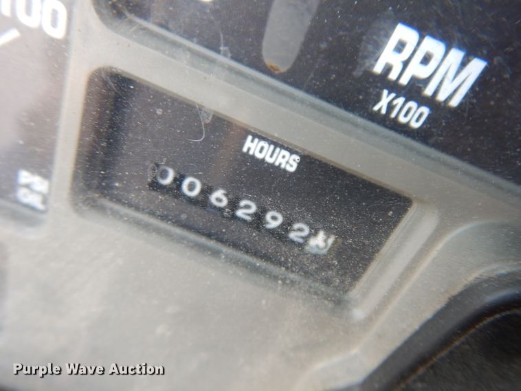 image for item HN9321 2001 International 4700  delivery truck