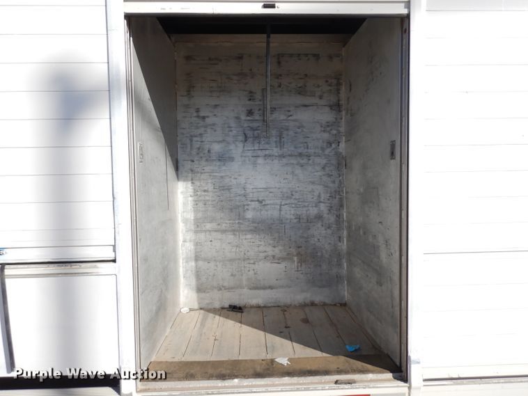 image for item HN9321 2001 International 4700  delivery truck