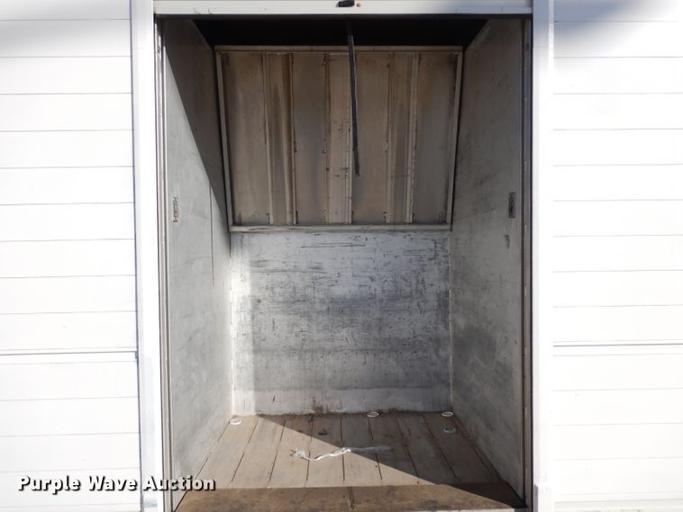 image for item HN9321 2001 International 4700  delivery truck