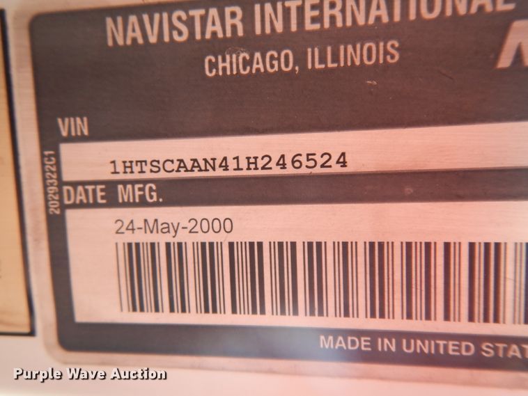 image for item HN9321 2001 International 4700  delivery truck