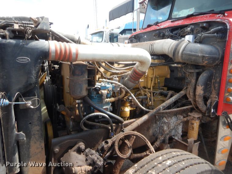 image for item HW9311 2000 Peterbilt 379  semi truck