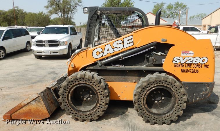 image for item HO9923 Case SV280  skid steer loader