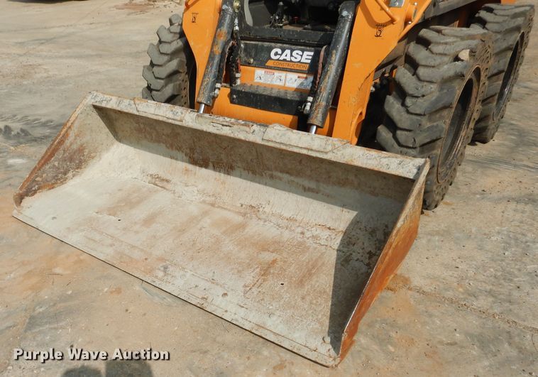 image for item HO9923 Case SV280  skid steer loader