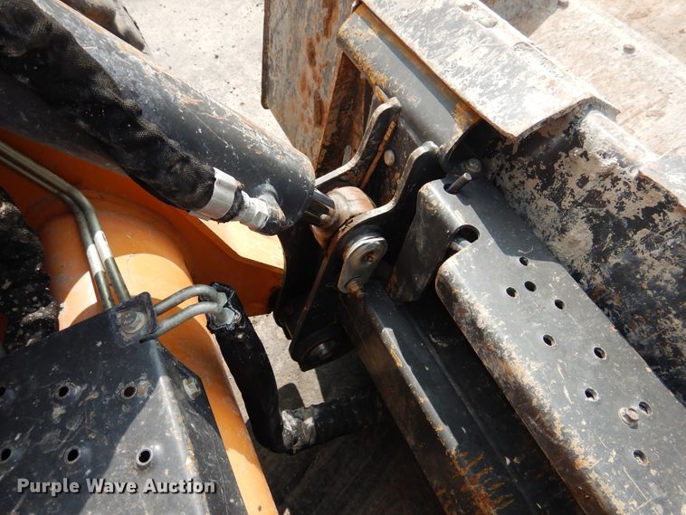 image for item HO9923 Case SV280  skid steer loader