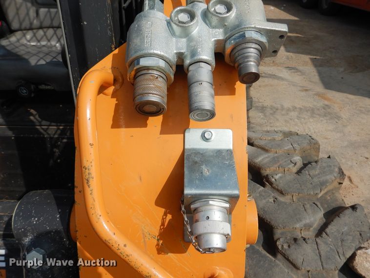 image for item HO9923 Case SV280  skid steer loader