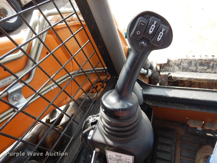 image for item HO9923 Case SV280  skid steer loader