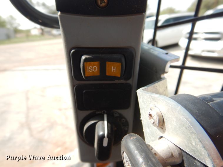 image for item HO9923 Case SV280  skid steer loader