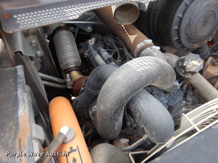 image for item HO9923 Case SV280  skid steer loader