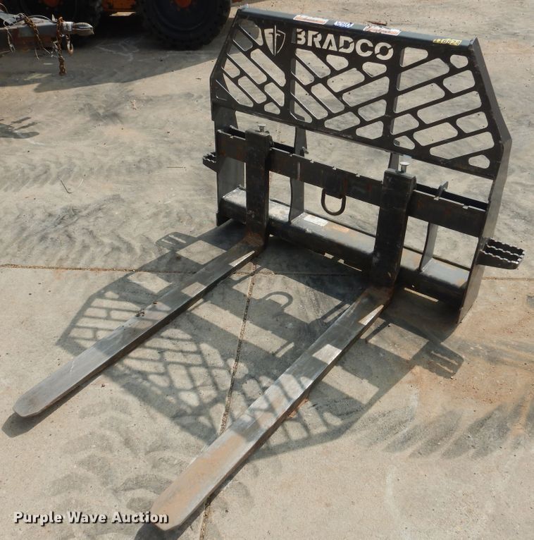 image for item HO9923 Case SV280  skid steer loader