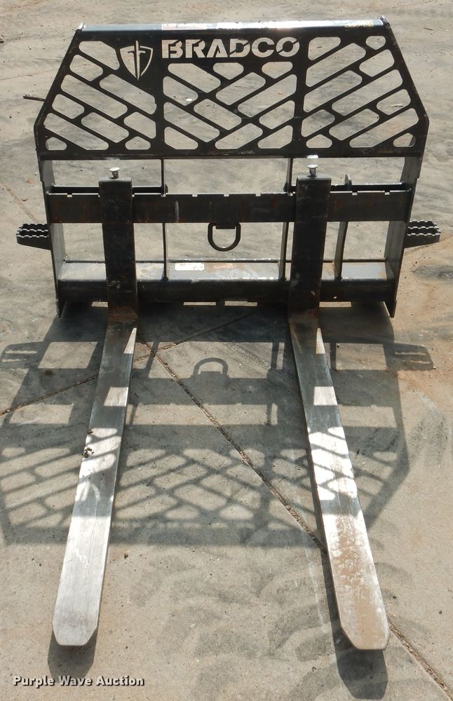 image for item HO9923 Case SV280  skid steer loader