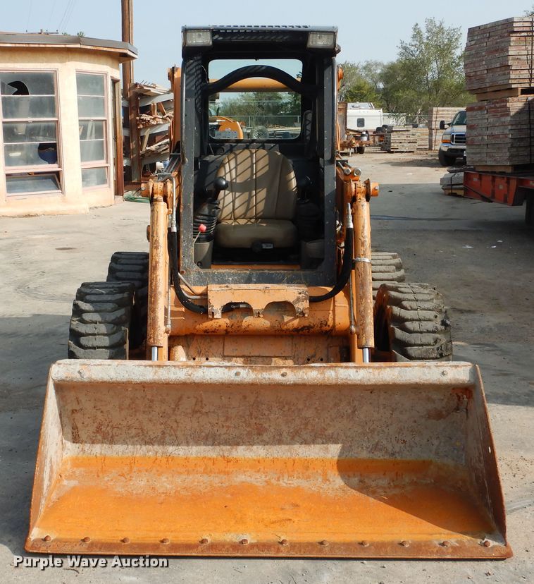 image for item HO9926 2010 Case 435 Series 3  skid steer loader