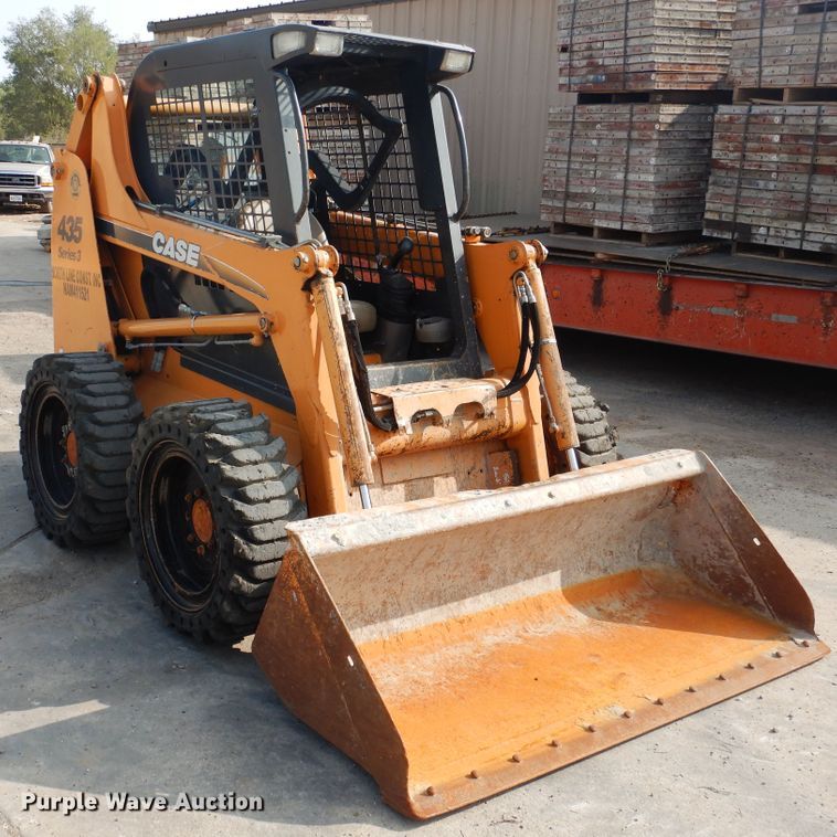 image for item HO9926 2010 Case 435 Series 3  skid steer loader