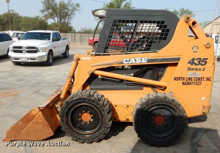 image for item HO9926 2010 Case 435 Series 3  skid steer loader