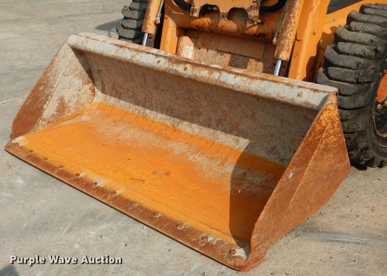 image for item HO9926 2010 Case 435 Series 3  skid steer loader