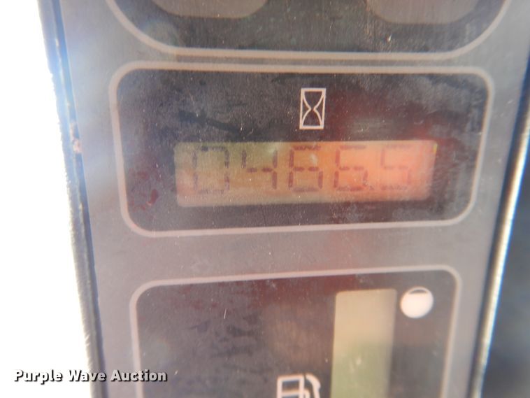 image for item HO9926 2010 Case 435 Series 3  skid steer loader