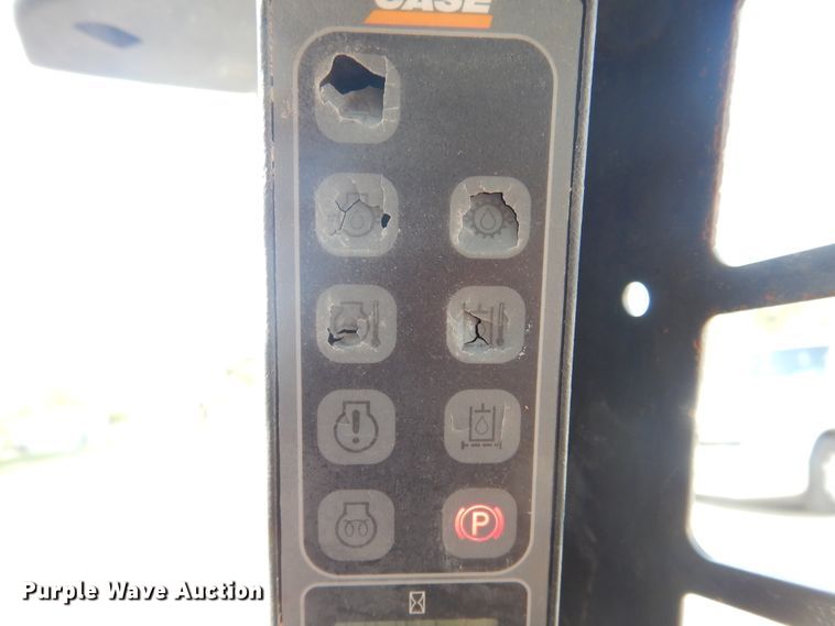 image for item HO9926 2010 Case 435 Series 3  skid steer loader