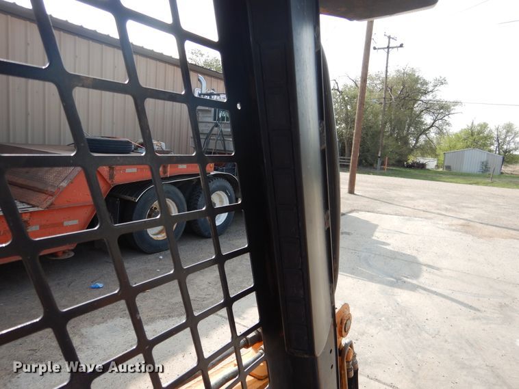 image for item HO9926 2010 Case 435 Series 3  skid steer loader