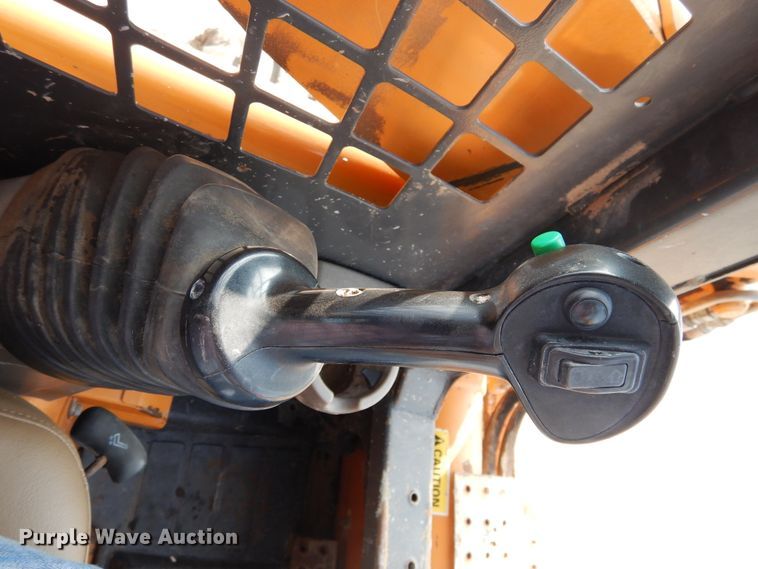 image for item HO9926 2010 Case 435 Series 3  skid steer loader