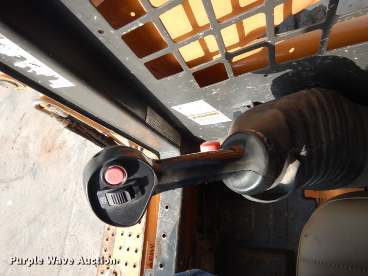 image for item HO9926 2010 Case 435 Series 3  skid steer loader