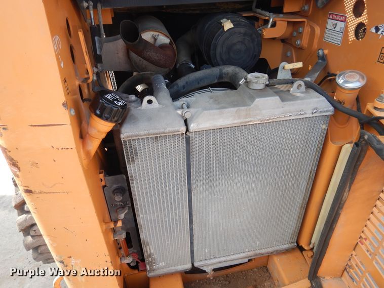 image for item HO9926 2010 Case 435 Series 3  skid steer loader