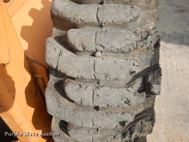 image for item HO9926 2010 Case 435 Series 3  skid steer loader