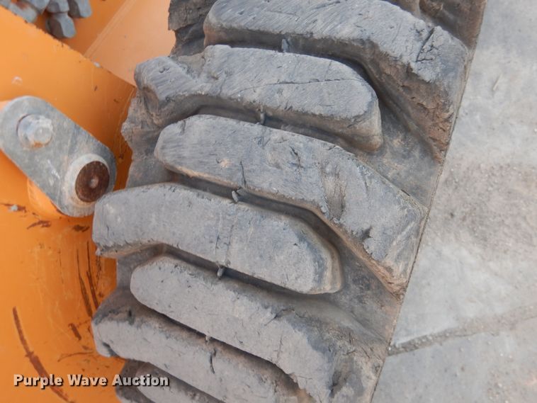 image for item HO9926 2010 Case 435 Series 3  skid steer loader