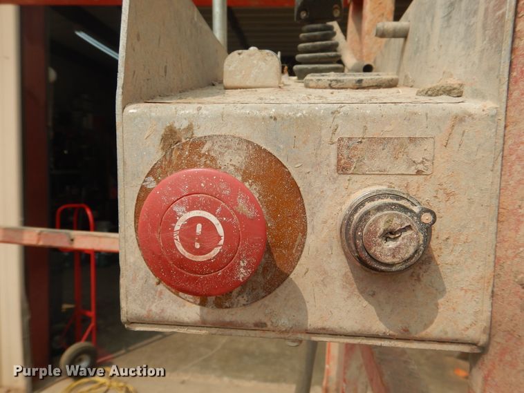 image for item HO9937 1999 Skyjack SJIII 3220  scissor lift