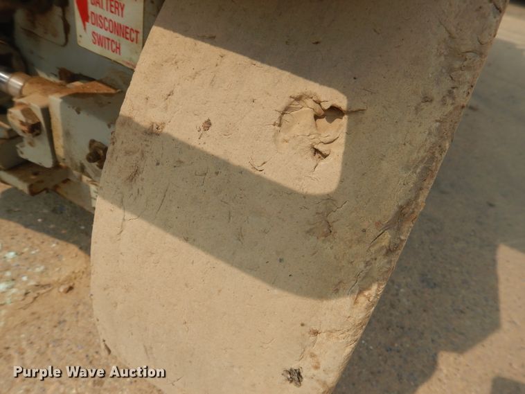 image for item HO9937 1999 Skyjack SJIII 3220  scissor lift