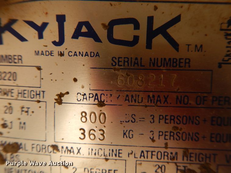 image for item HO9937 1999 Skyjack SJIII 3220  scissor lift