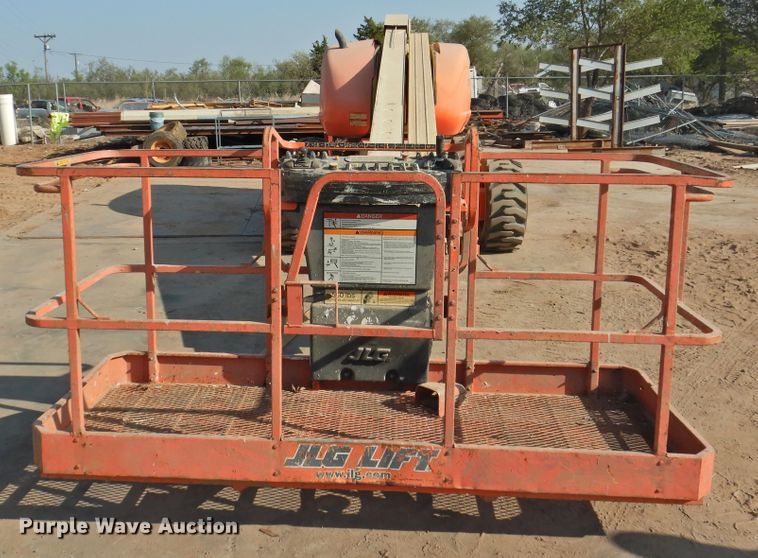image for item HO9943 1999 JLG 600S  boom lift