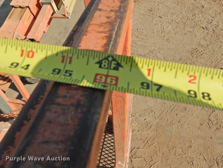 image for item HO9943 1999 JLG 600S  boom lift