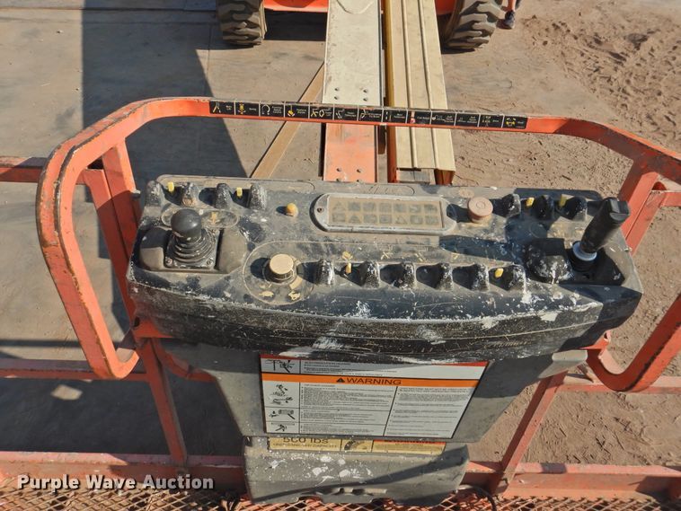 image for item HO9943 1999 JLG 600S  boom lift