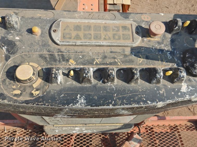 image for item HO9943 1999 JLG 600S  boom lift