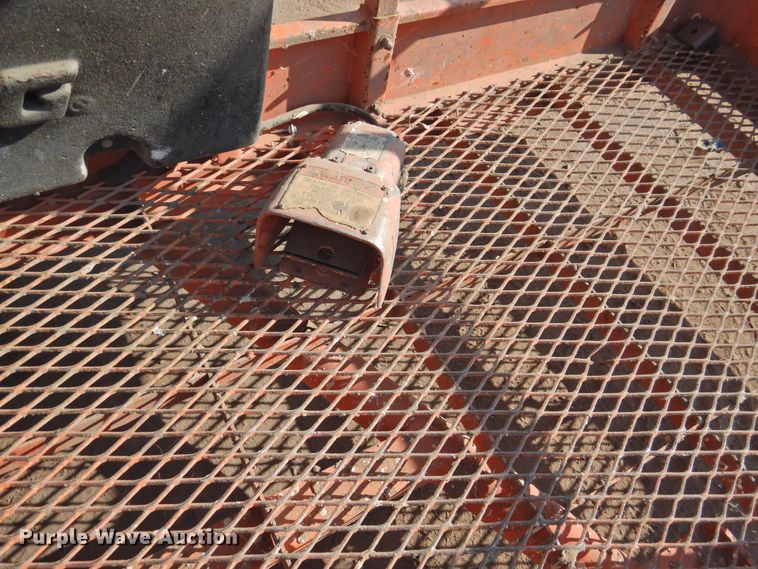 image for item HO9943 1999 JLG 600S  boom lift