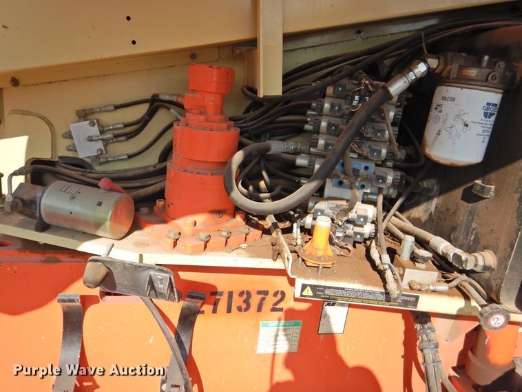 image for item HO9943 1999 JLG 600S  boom lift