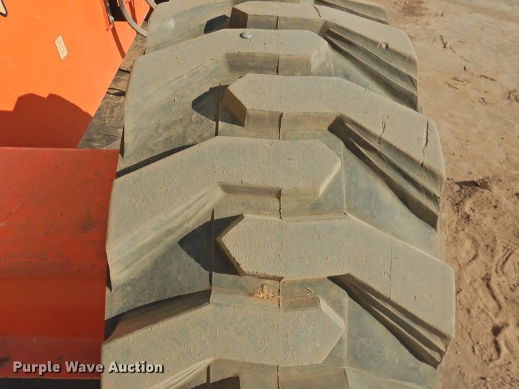 image for item HO9943 1999 JLG 600S  boom lift