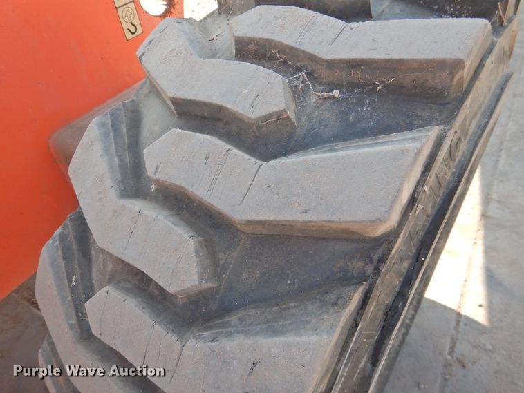 image for item HO9943 1999 JLG 600S  boom lift