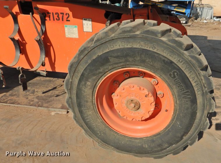 image for item HO9943 1999 JLG 600S  boom lift