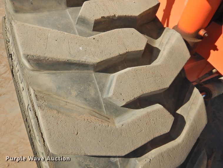 image for item HO9943 1999 JLG 600S  boom lift