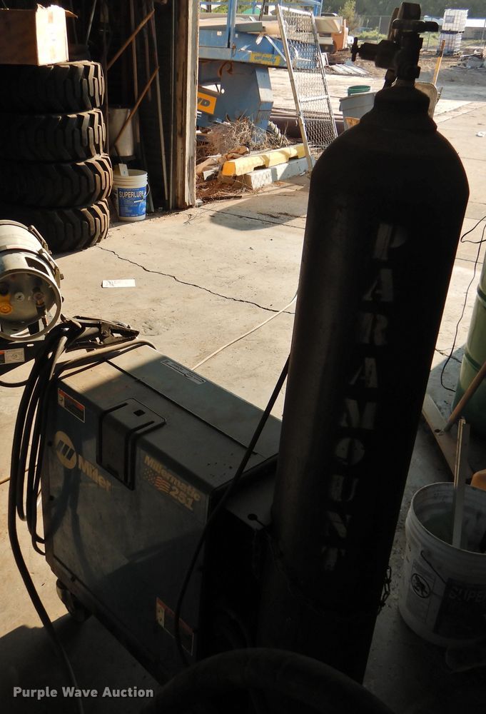 image for item HO9952 Miller MillerMatic 251 wire welder