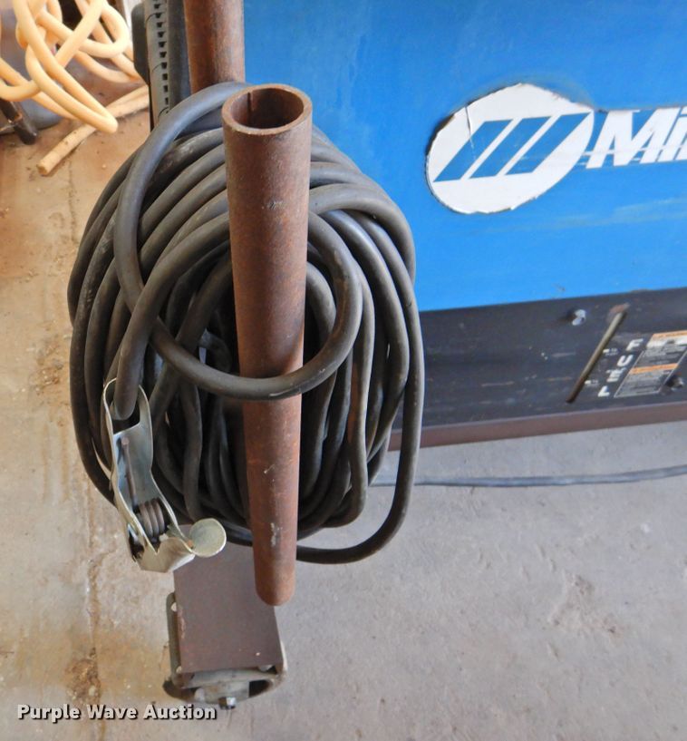 image for item HO9953 Miller Bobcat 250 welder/generator