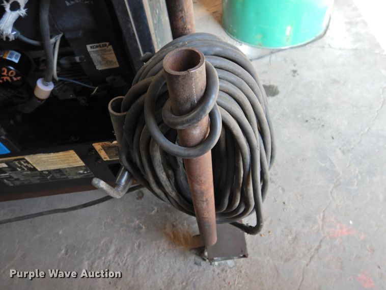 image for item HO9953 Miller Bobcat 250 welder/generator