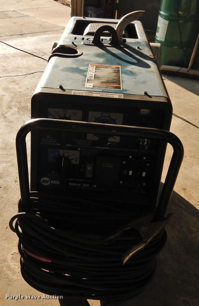 image for item HO9954 Miller Bobcat 250NT welder/generator