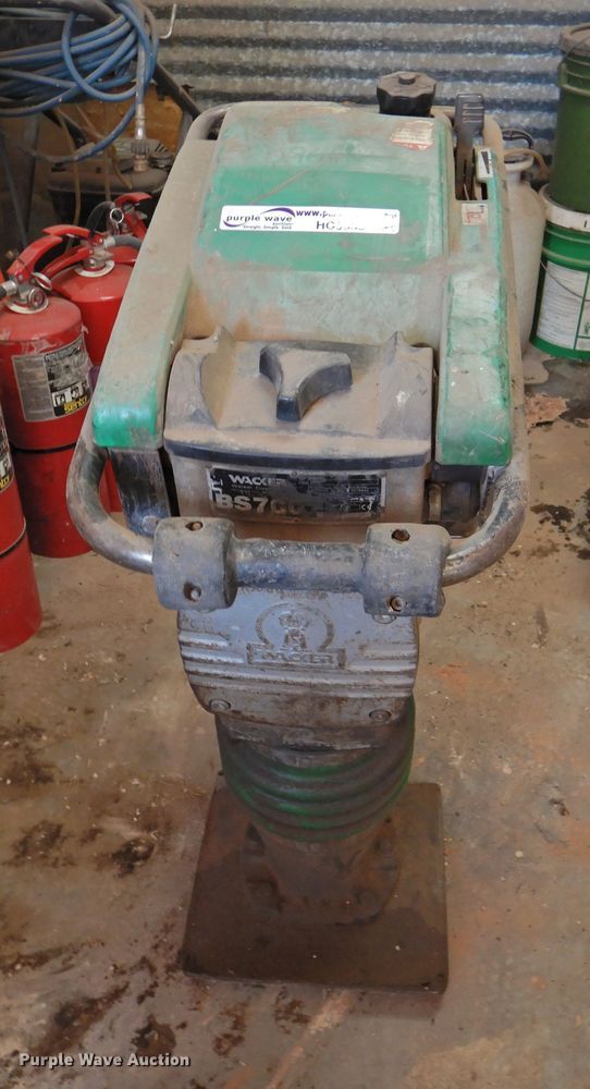 image for item HO9955 Wacker Neuson BS700 plate compactor